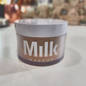 Milk setting powder. Translucent Medium blur & Set
